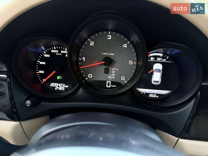 Внедорожник / Кроссовер Porsche Macan 2015 в Киеве