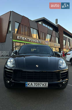 Позашляховик / Кросовер Porsche Macan 2015 в 
