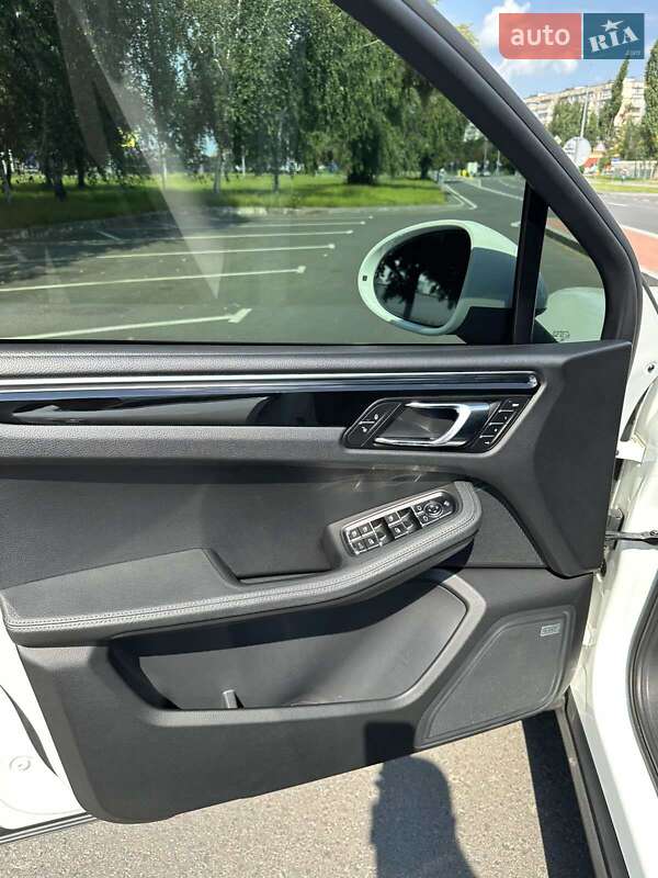 Внедорожник / Кроссовер Porsche Macan 2014 в Киеве фото 24 Внедорожник / Кроссовер Porsche Macan 2014 в Киеве