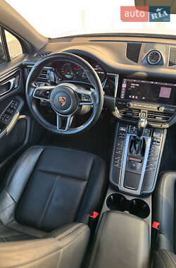 Внедорожник / Кроссовер Porsche Macan 2021 в 