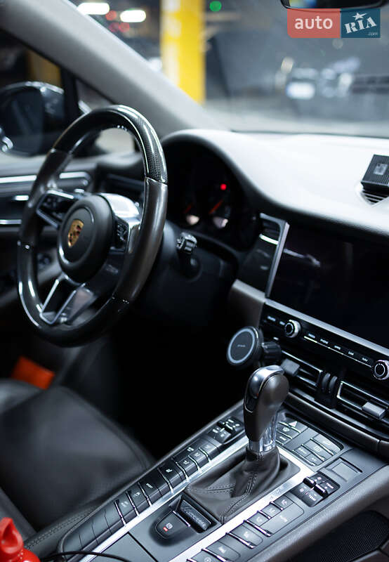 Внедорожник / Кроссовер Porsche Macan 2018 в Киеве