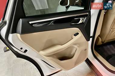 Внедорожник / Кроссовер Porsche Macan 2019 в 