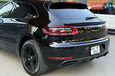 Внедорожник / Кроссовер Porsche Macan 2016 в 