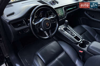 Внедорожник / Кроссовер Porsche Macan 2016 в 