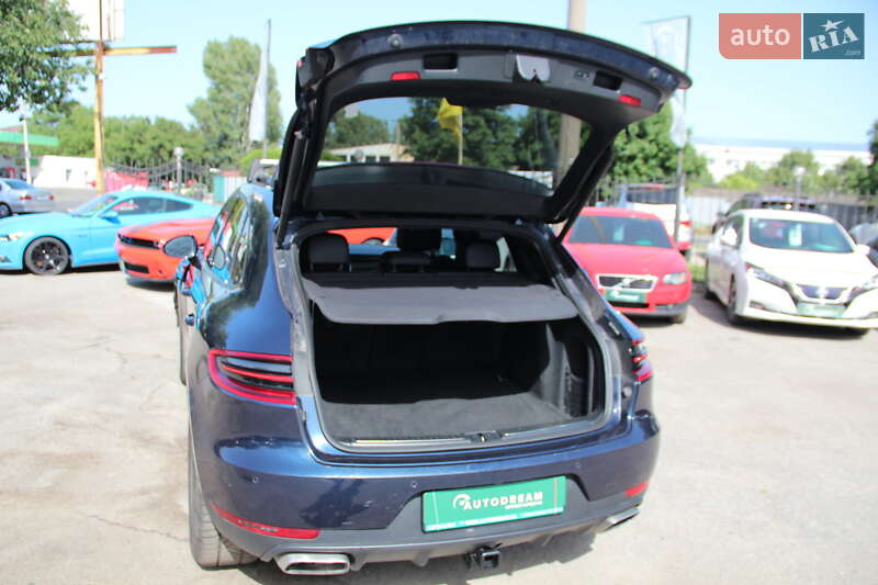 Внедорожник / Кроссовер Porsche Macan 2017 в Одессе