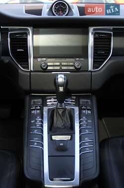 Внедорожник / Кроссовер Porsche Macan 2017 в 