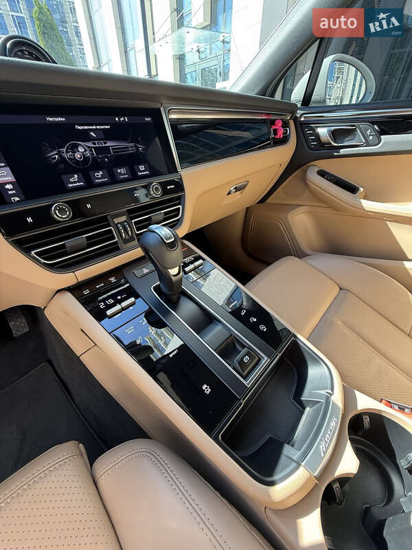 Внедорожник / Кроссовер Porsche Macan 2023 в Киеве