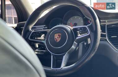Внедорожник / Кроссовер Porsche Macan 2016 в 