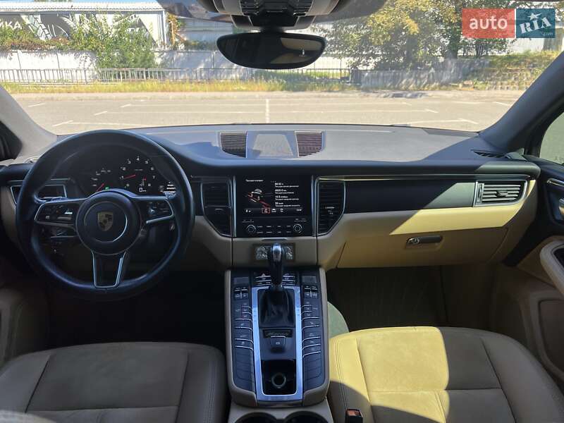 Внедорожник / Кроссовер Porsche Macan 2017 в Киеве