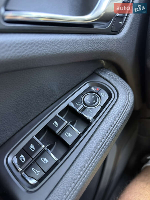 Внедорожник / Кроссовер Porsche Macan 2016 в Львове