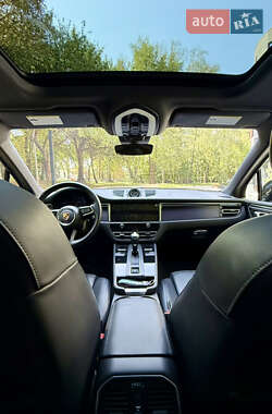 Внедорожник / Кроссовер Porsche Macan 2023 в 