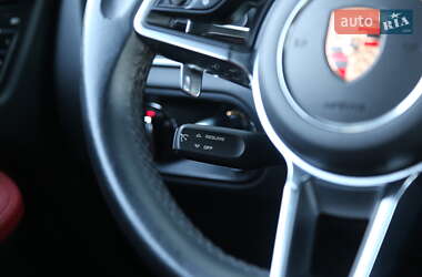 Внедорожник / Кроссовер Porsche Macan 2015 в 