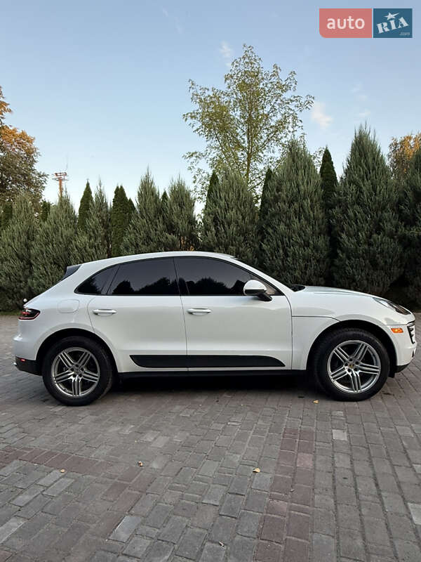 Внедорожник / Кроссовер Porsche Macan 2016 в Киеве