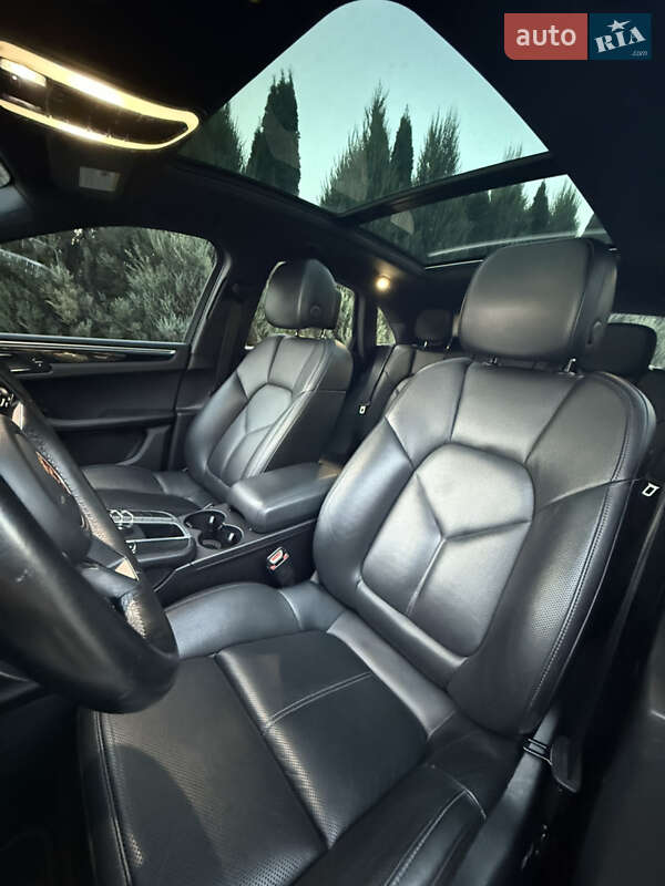 Внедорожник / Кроссовер Porsche Macan 2016 в Киеве