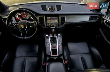 Внедорожник / Кроссовер Porsche Macan 2014 в 