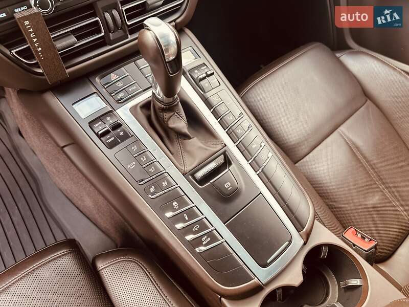 Внедорожник / Кроссовер Porsche Macan 2018 в Киеве