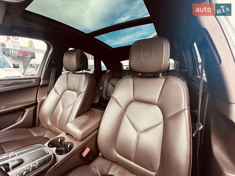Внедорожник / Кроссовер Porsche Macan 2018 в Киеве