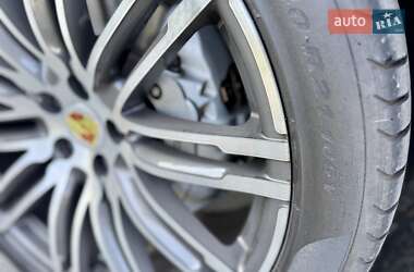 Внедорожник / Кроссовер Porsche Macan 2014 в 