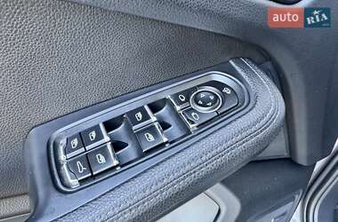 Внедорожник / Кроссовер Porsche Macan 2014 в 