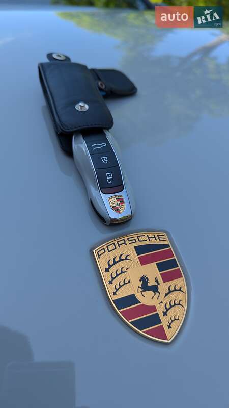 Внедорожник / Кроссовер Porsche Macan 2022 в Киеве
