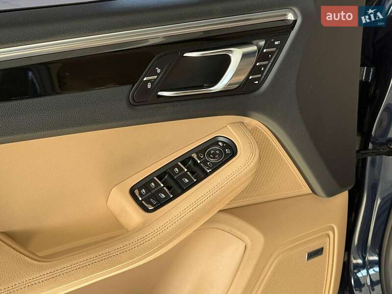 Внедорожник / Кроссовер Porsche Macan 2018 в Одессе