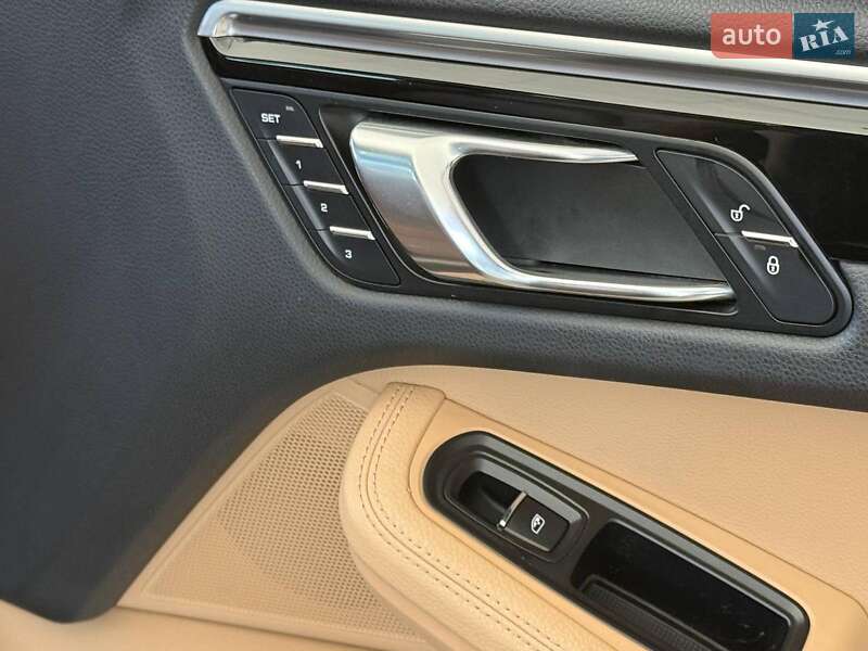 Внедорожник / Кроссовер Porsche Macan 2018 в Одессе