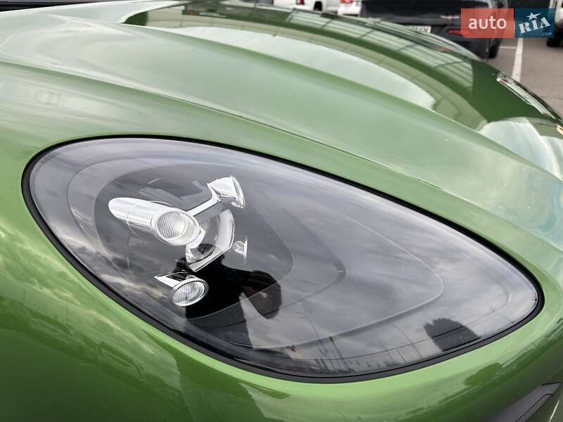 Внедорожник / Кроссовер Porsche Macan 2021 в Киеве