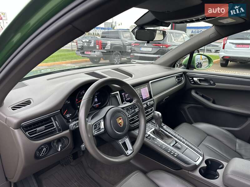 Внедорожник / Кроссовер Porsche Macan 2021 в Киеве