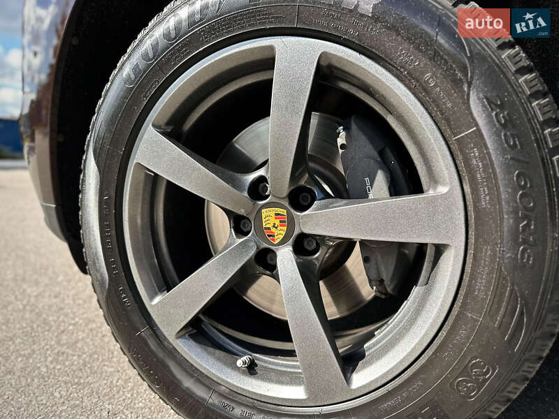 Внедорожник / Кроссовер Porsche Macan 2017 в Киеве