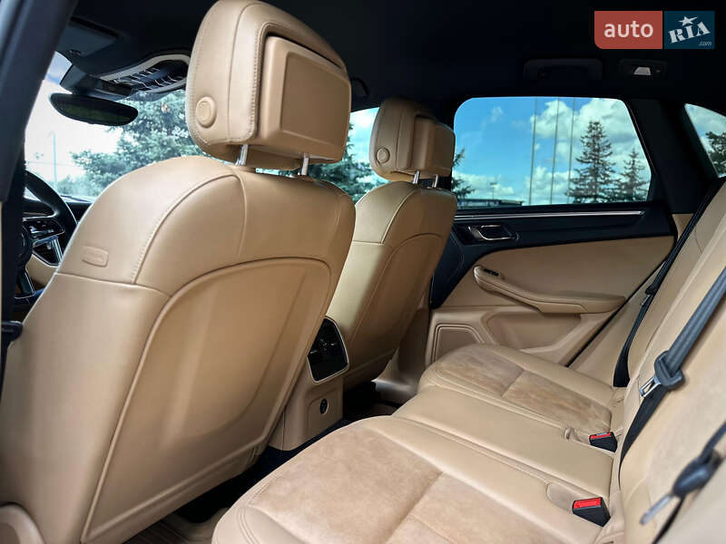 Внедорожник / Кроссовер Porsche Macan 2017 в Киеве