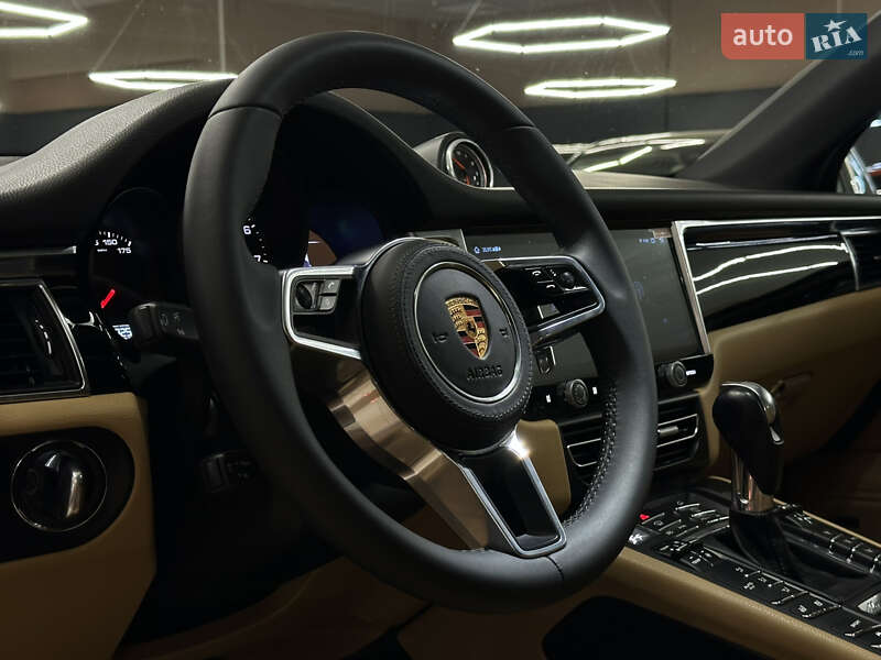 Внедорожник / Кроссовер Porsche Macan 2016 в Николаеве