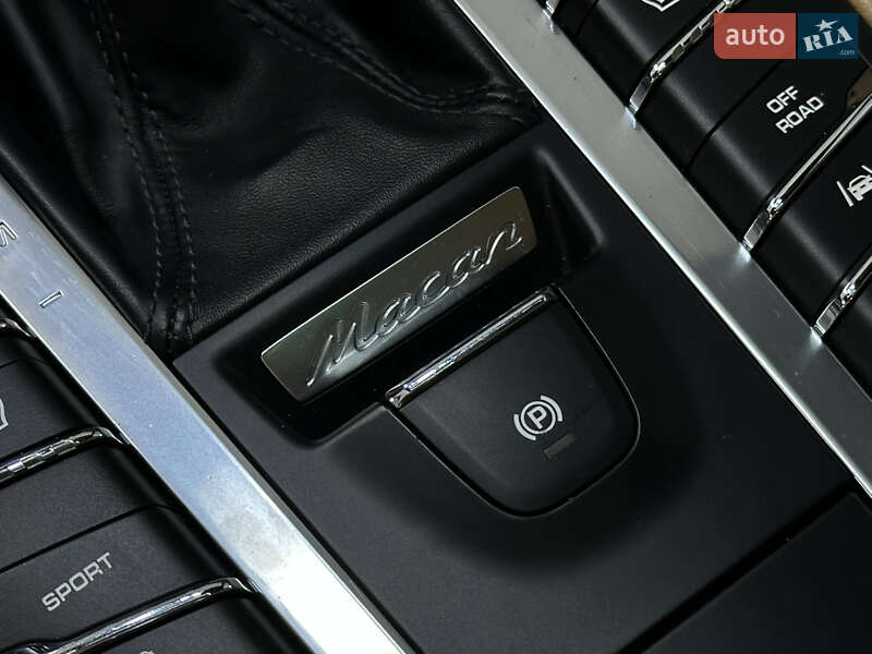 Внедорожник / Кроссовер Porsche Macan 2016 в Николаеве