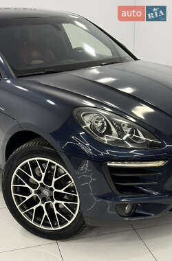Внедорожник / Кроссовер Porsche Macan 2014 в 
