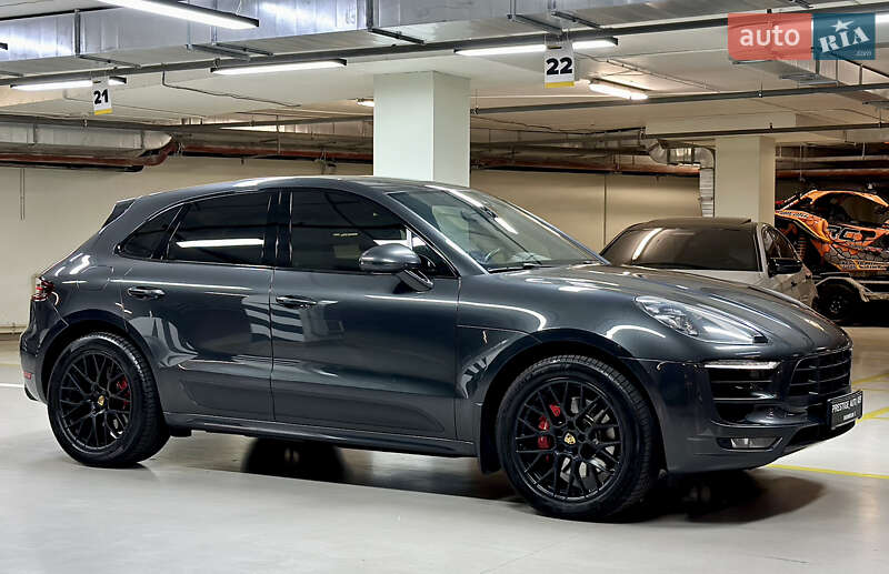 Внедорожник / Кроссовер Porsche Macan 2016 в Киеве