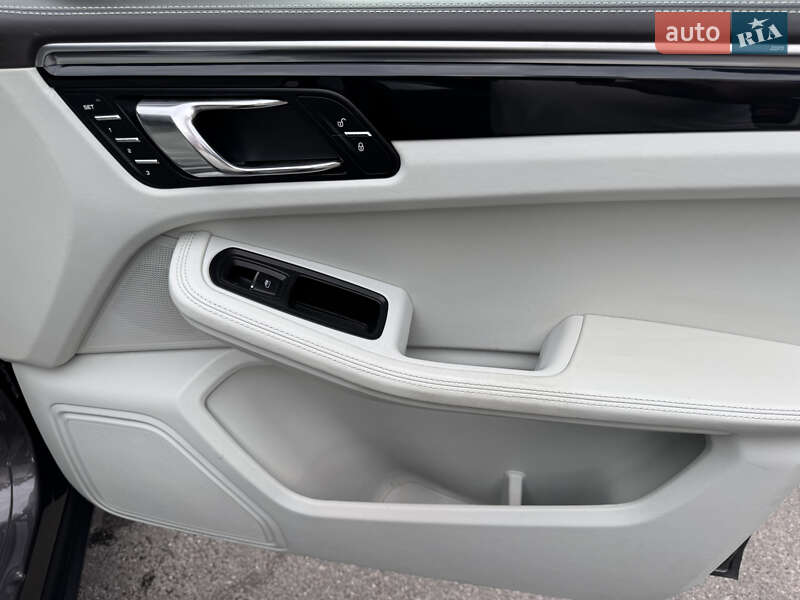 Внедорожник / Кроссовер Porsche Macan 2015 в Одессе