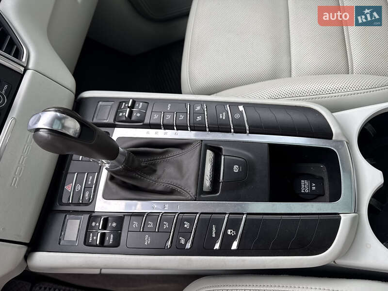 Внедорожник / Кроссовер Porsche Macan 2015 в Одессе