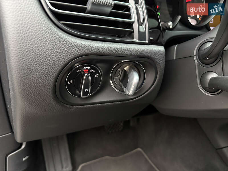 Внедорожник / Кроссовер Porsche Macan 2020 в Киеве