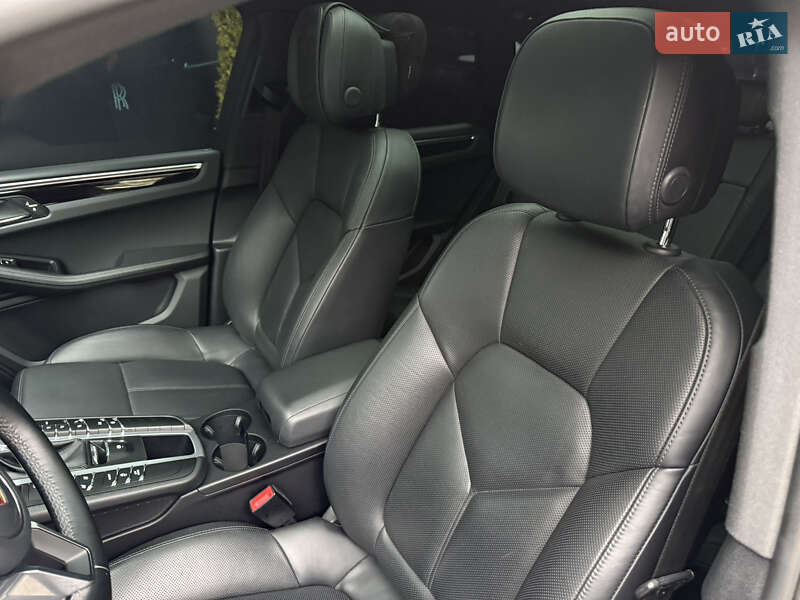 Внедорожник / Кроссовер Porsche Macan 2020 в Киеве