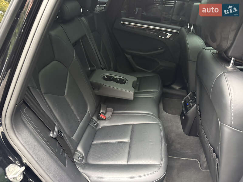 Внедорожник / Кроссовер Porsche Macan 2020 в Киеве