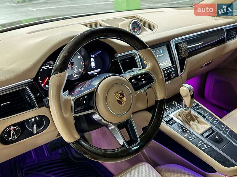 Внедорожник / Кроссовер Porsche Macan 2014 в Киеве