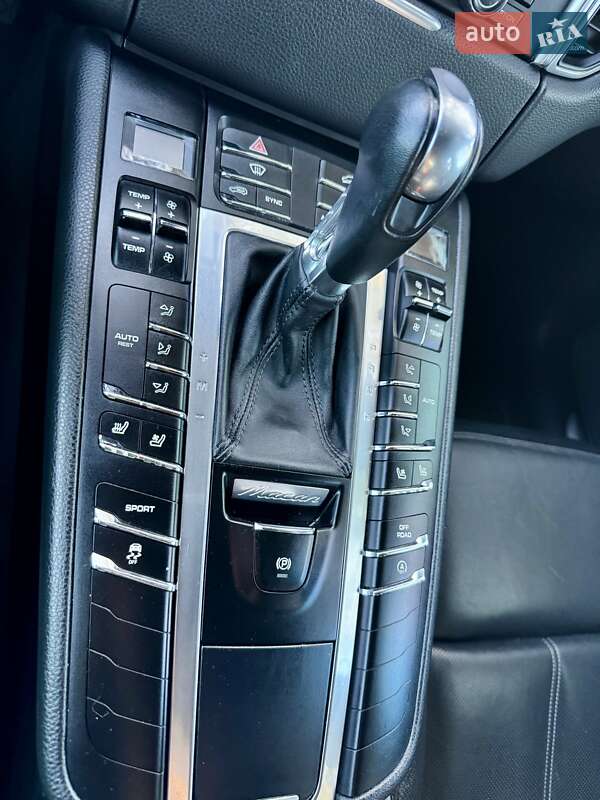 Внедорожник / Кроссовер Porsche Macan 2014 в Киеве