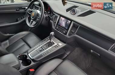 Внедорожник / Кроссовер Porsche Macan 2018 в 