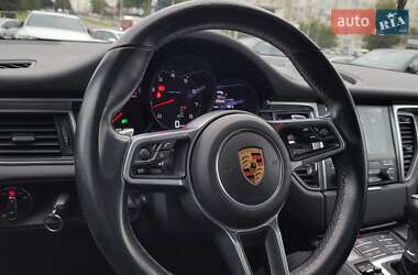Внедорожник / Кроссовер Porsche Macan 2018 в 
