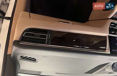 Внедорожник / Кроссовер Porsche Macan 2024 в 