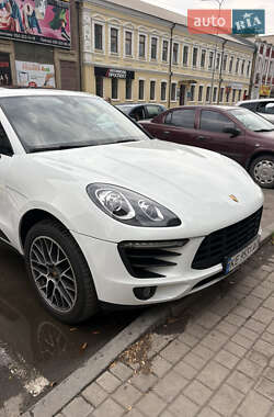 Внедорожник / Кроссовер Porsche Macan 2016 в 