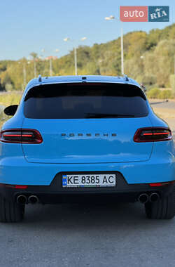 Внедорожник / Кроссовер Porsche Macan 2016 в 