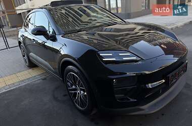 Внедорожник / Кроссовер Porsche Macan 2024 в 