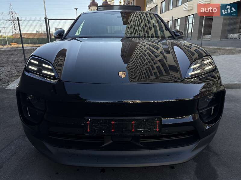 Внедорожник / Кроссовер Porsche Macan 2024 в Киеве