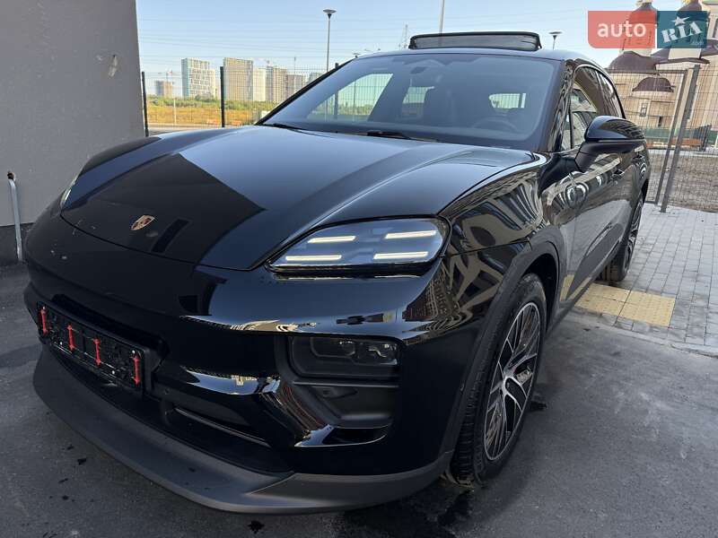 Внедорожник / Кроссовер Porsche Macan 2024 в Киеве