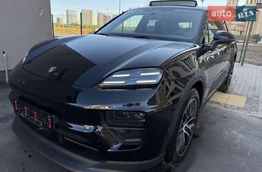 Внедорожник / Кроссовер Porsche Macan 2024 в 